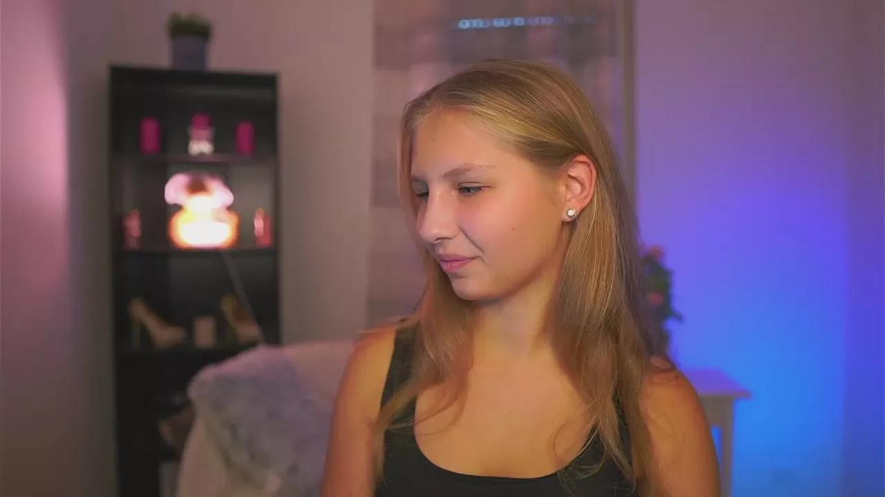 emmie_murray from Cam4