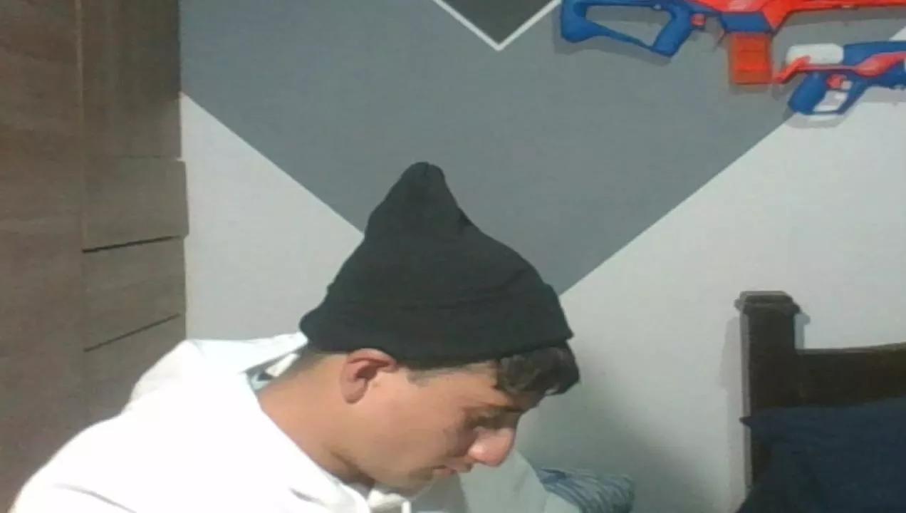 Esteban19PG from Cam4