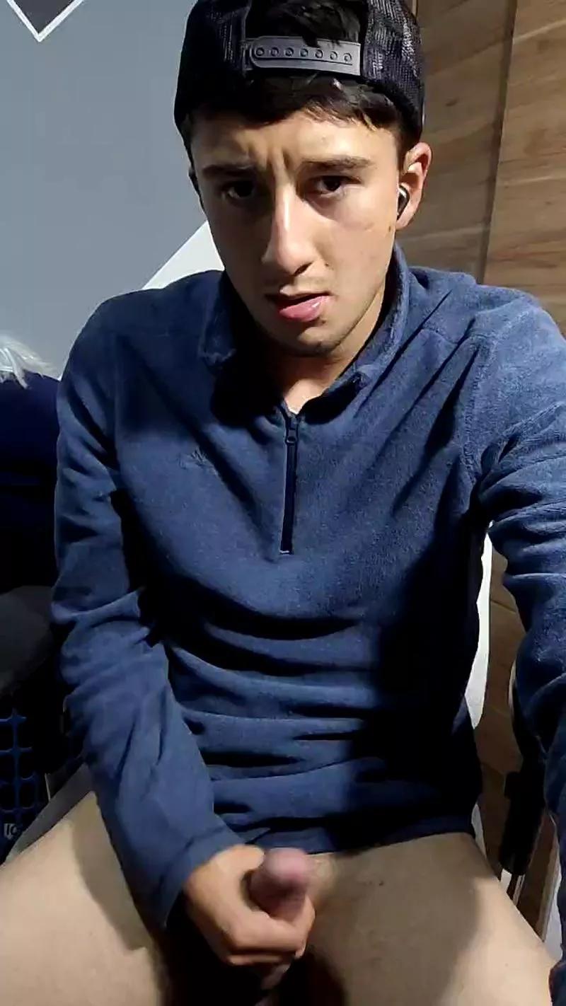 Esteban19PG webcams show profile image 