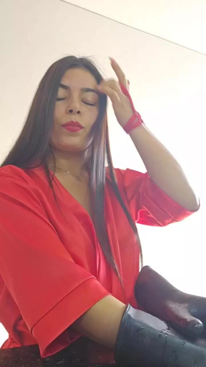 Estefanii_R from Cam4