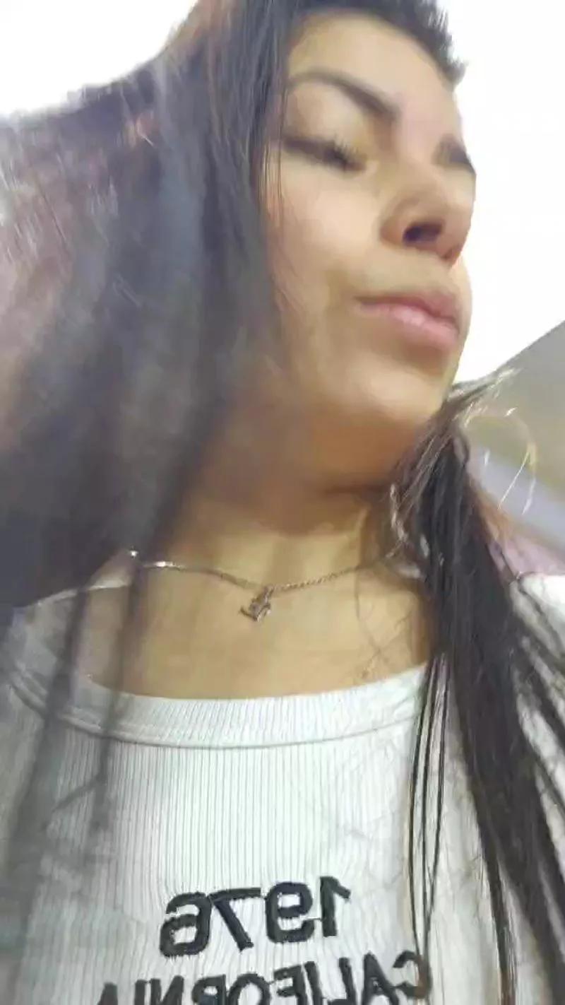 Estefanii_R from Cam4