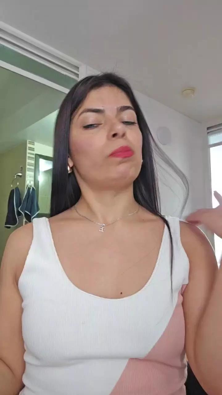 Estefanii_R from Cam4