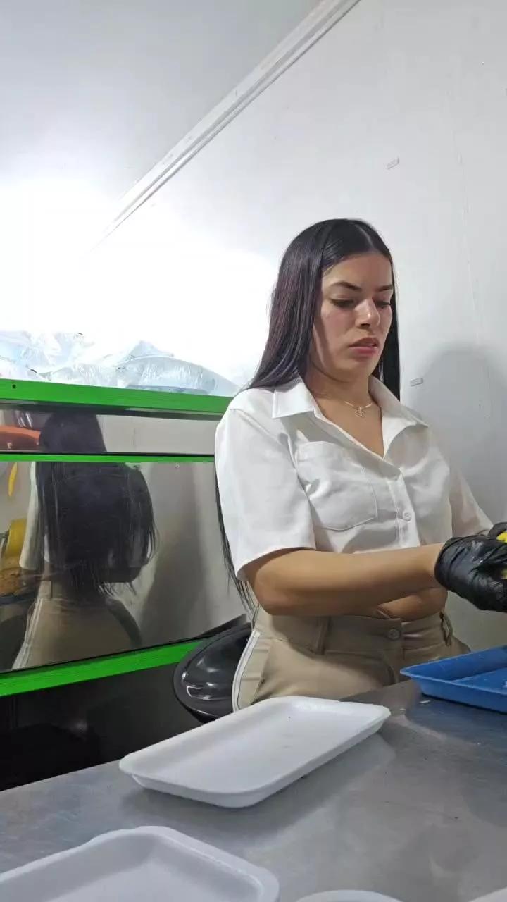 Estefanii_R from Cam4
