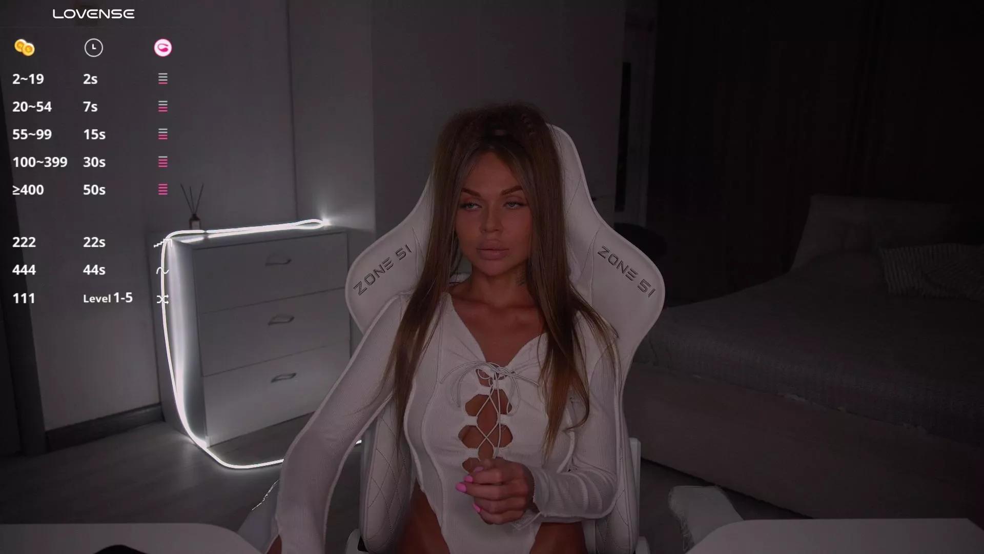 EvelinaFox from Cam4