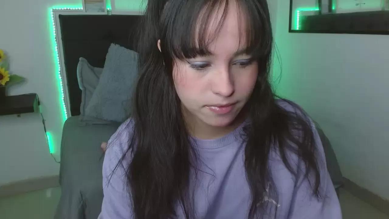 Eymmy_24 from Cam4
