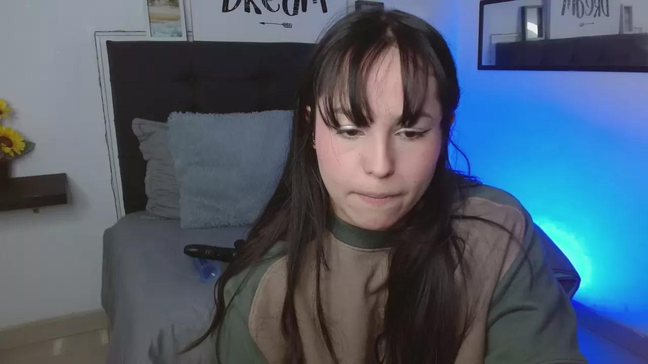 Eymmy_24 from Cam4