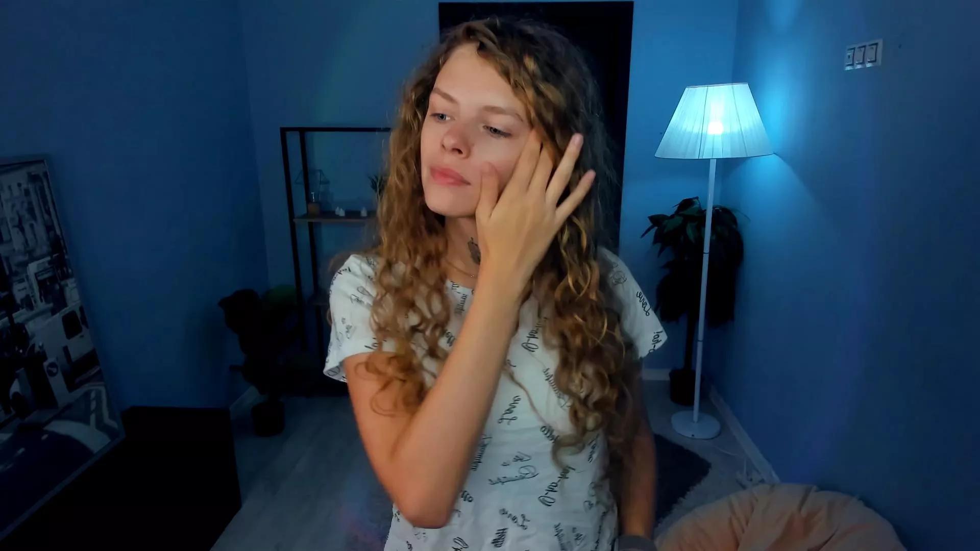 FalineCleverley on Cam4