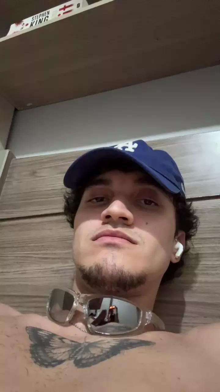 Filipemasked webcams show profile image 