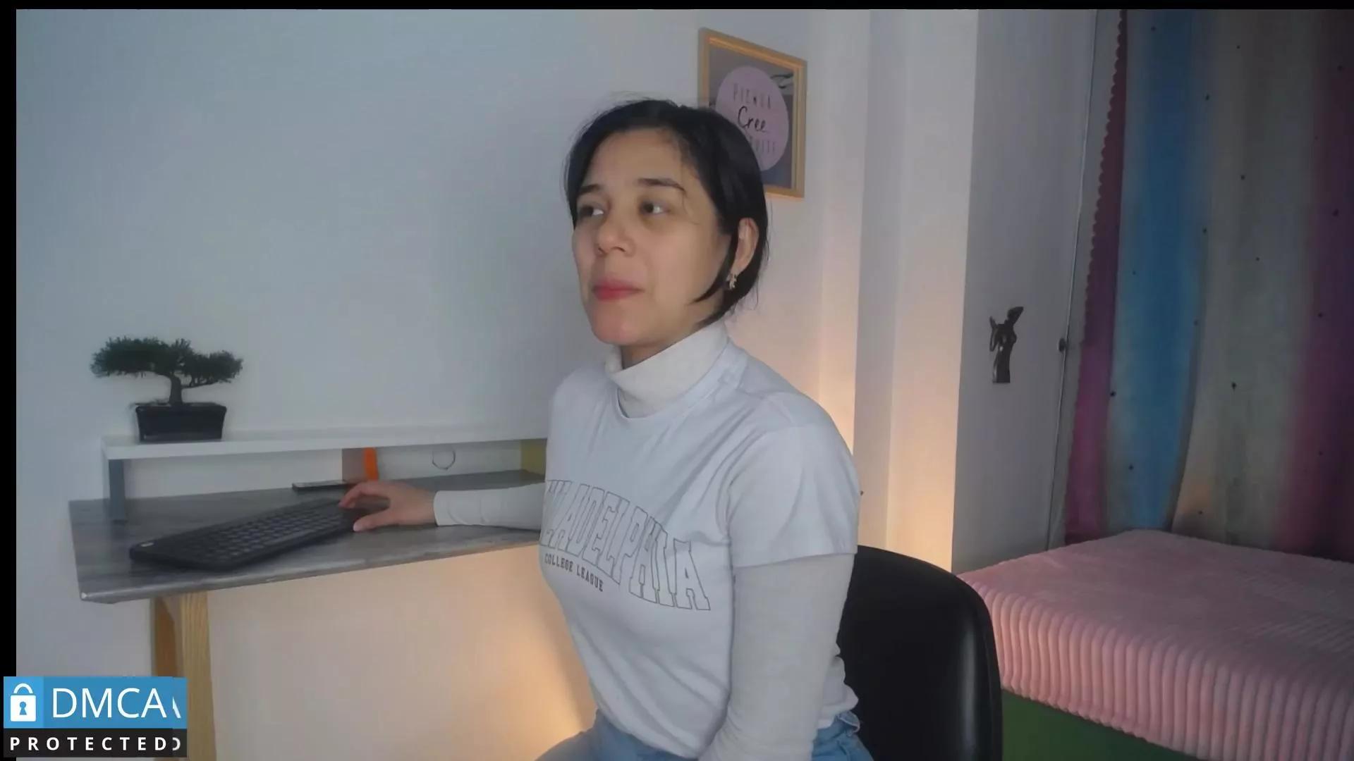 Floriamyjazmin webcams show profile image 