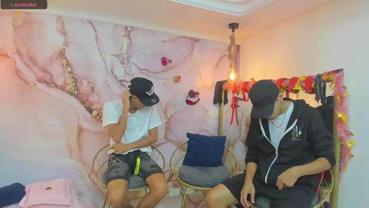 Friends_Lust on Cam4