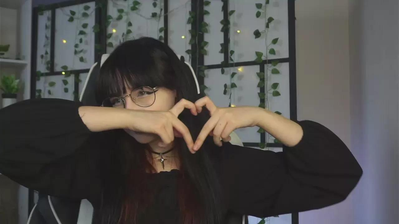 GaynaAmber on Cam4