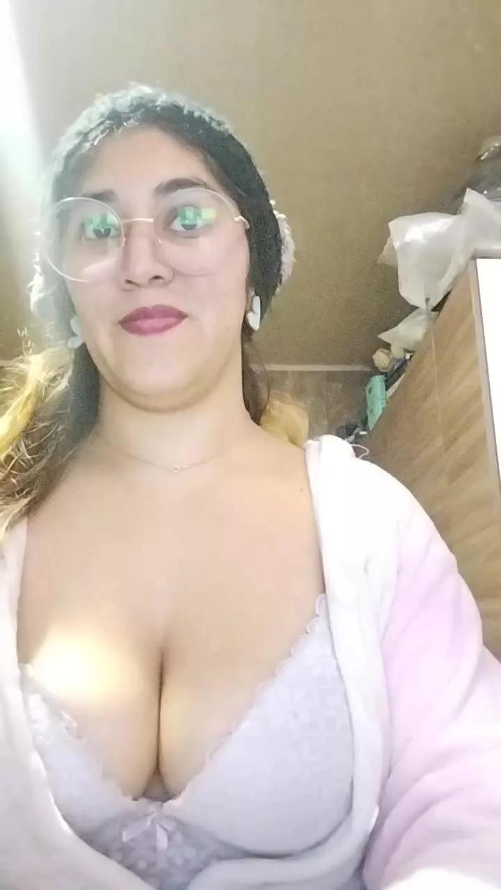 Gigi_32 from Cam4