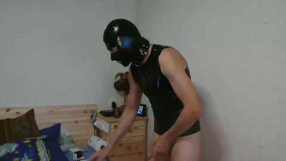 Gummikerl320 from Cam4