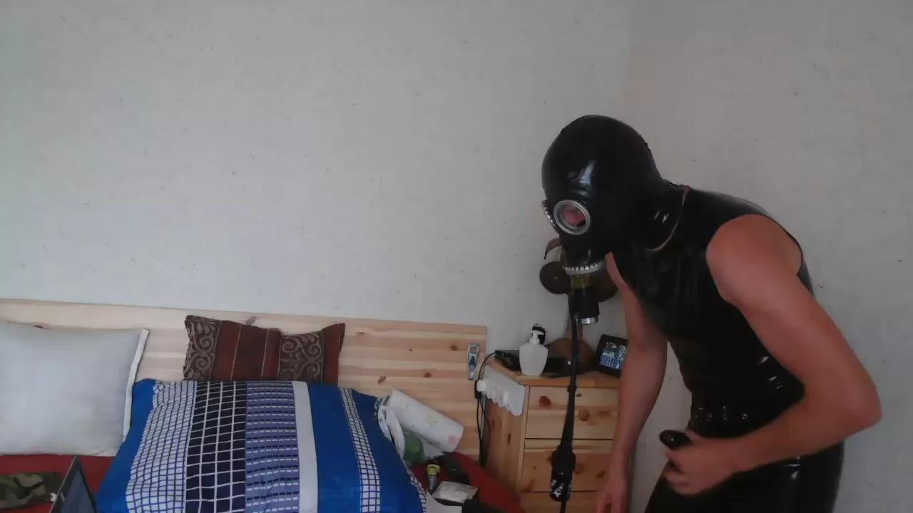 Gummikerl320 from Cam4