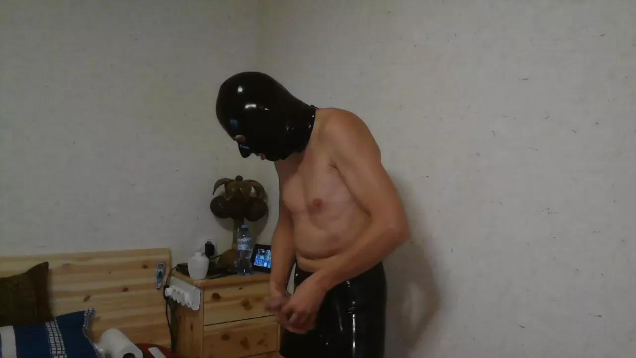 Gummikerl320 from Cam4