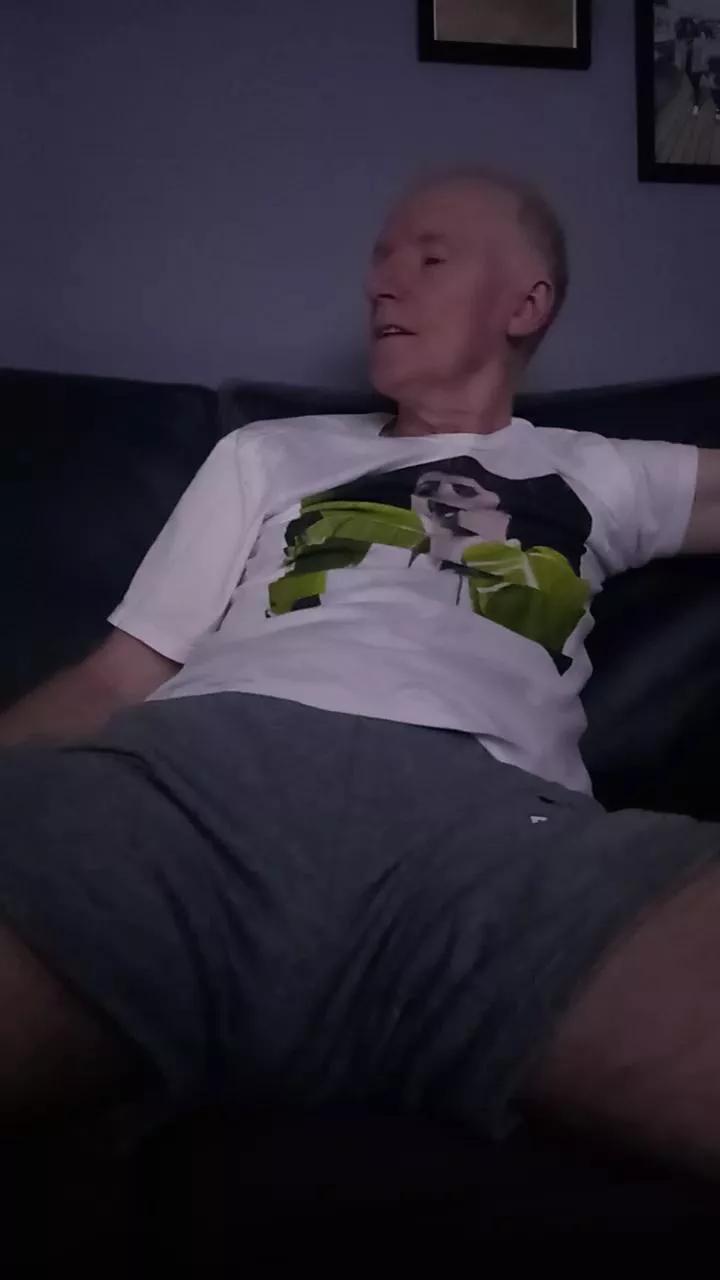 hammer694 from Cam4