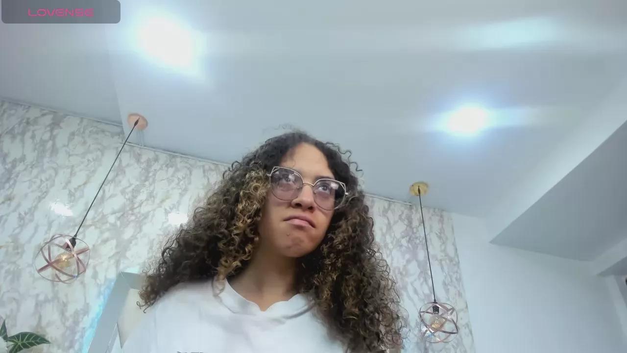 Hanna_Corne from Cam4
