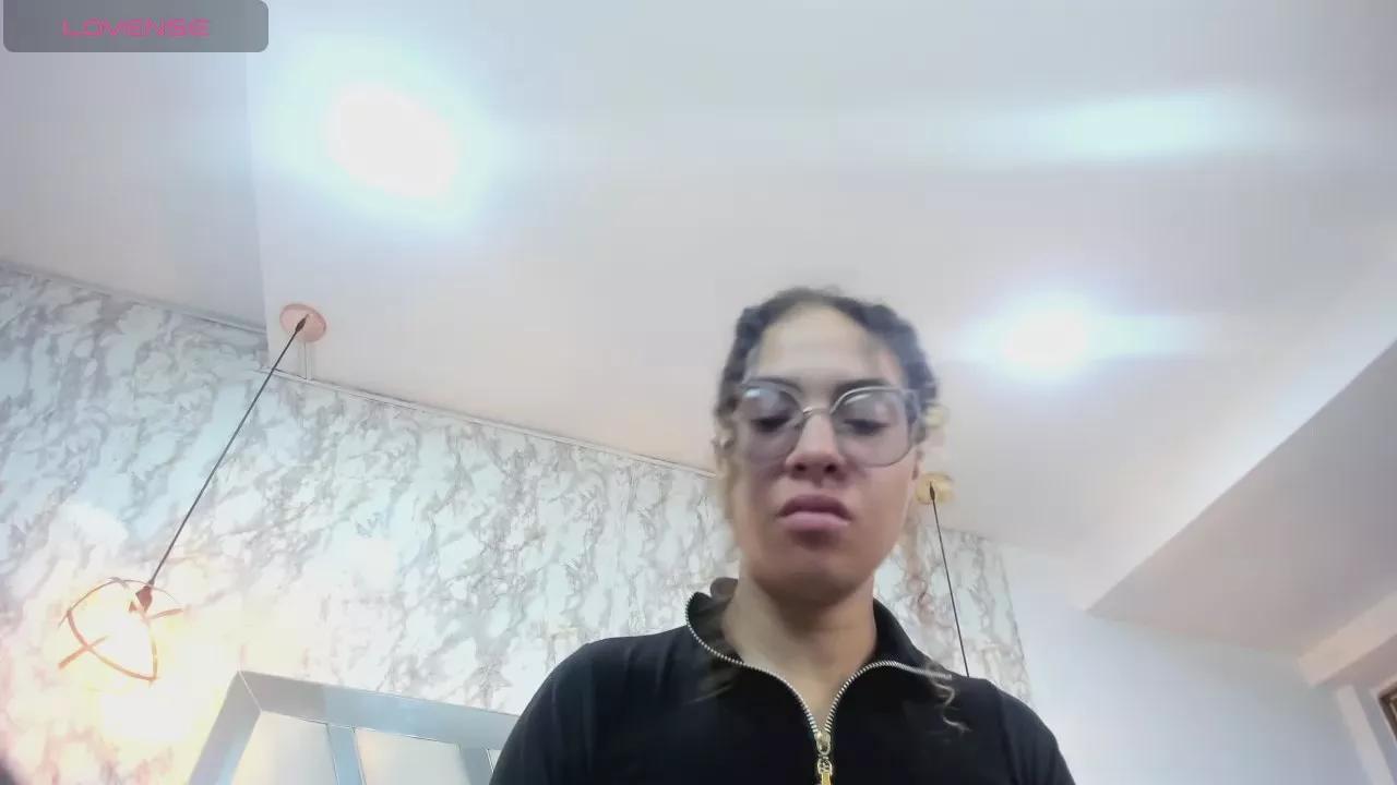 Hanna_Corne from Cam4