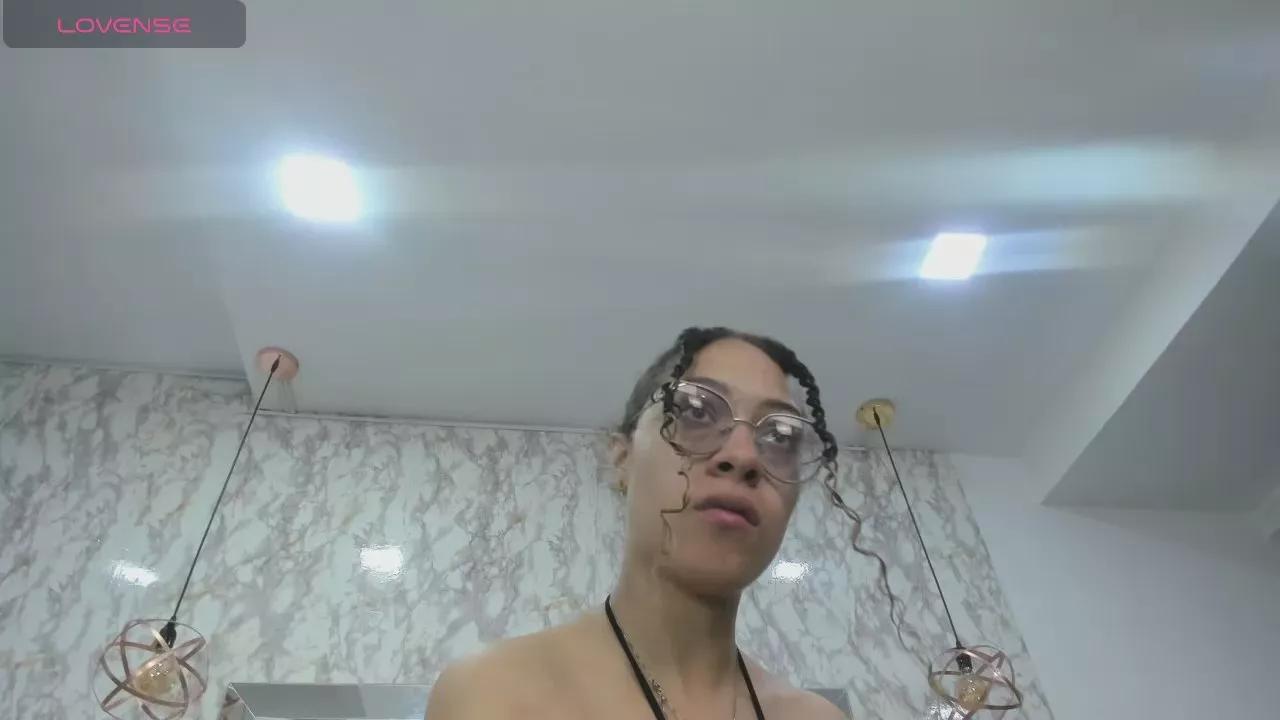 Hanna_Corne from Cam4