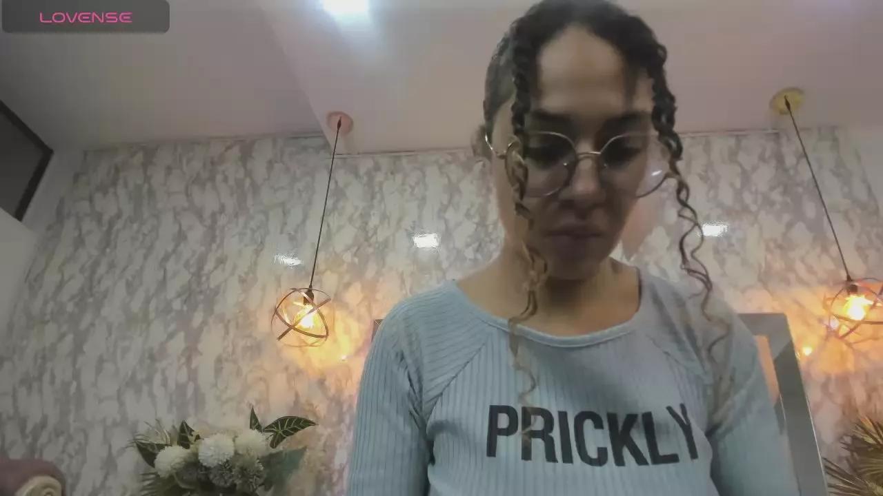 Hanna_Corne from Cam4