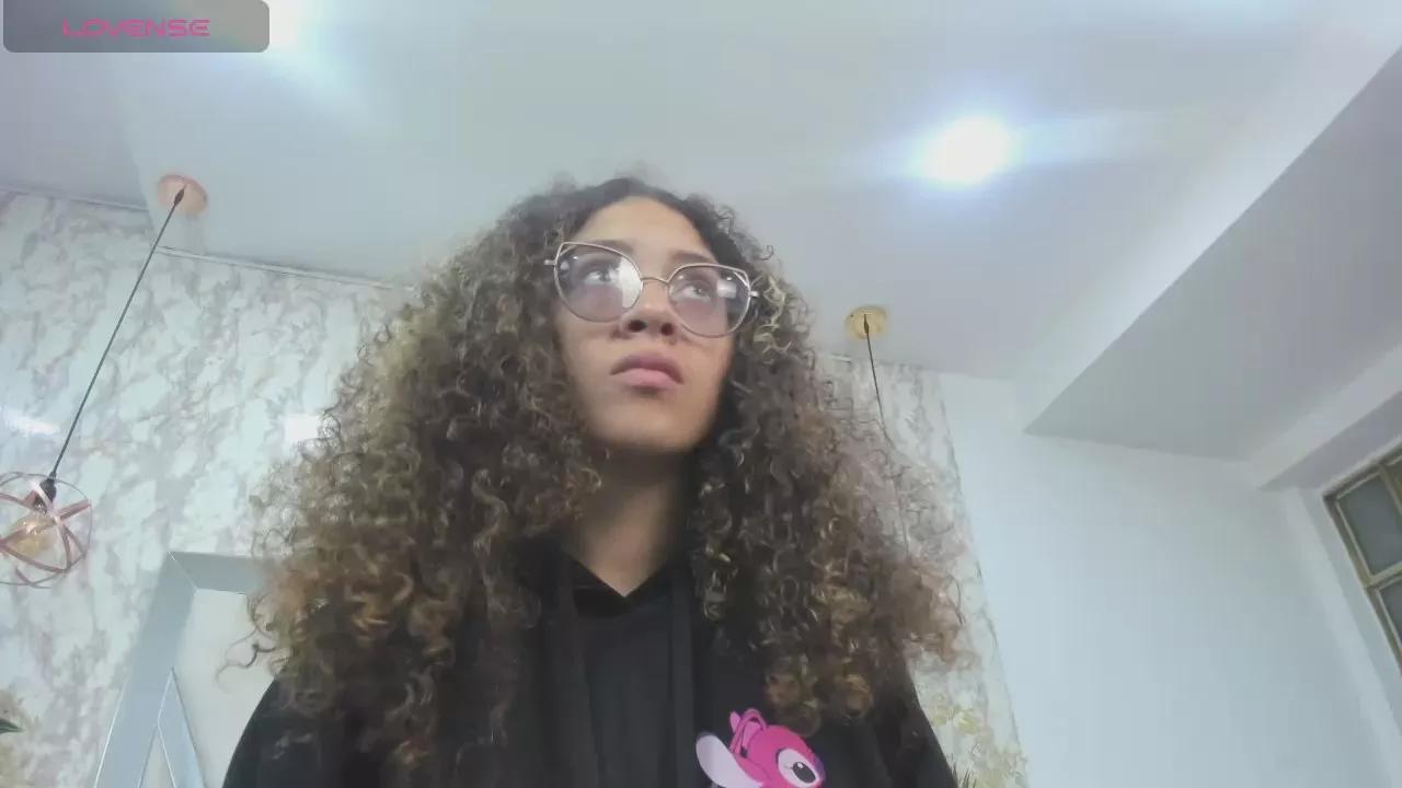 Hanna_Corne from Cam4