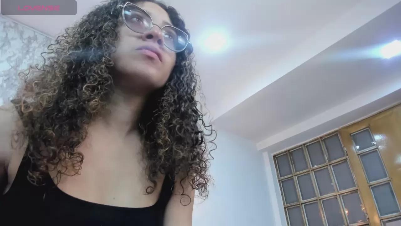Hanna_Corne from Cam4