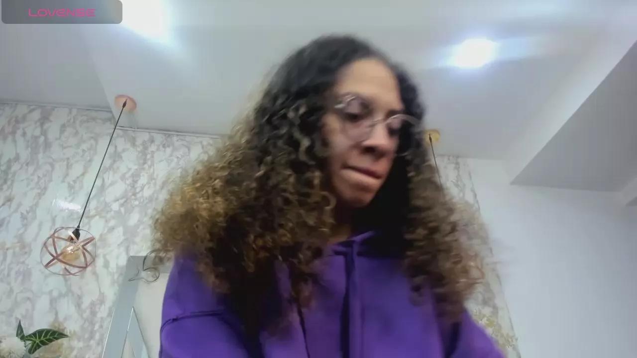 Hanna_Corne from Cam4