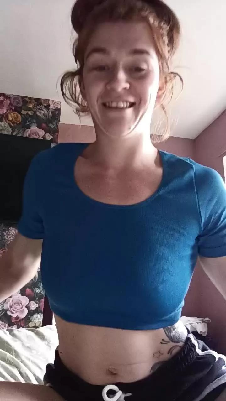 Housewife_Kirst webcams show profile image 