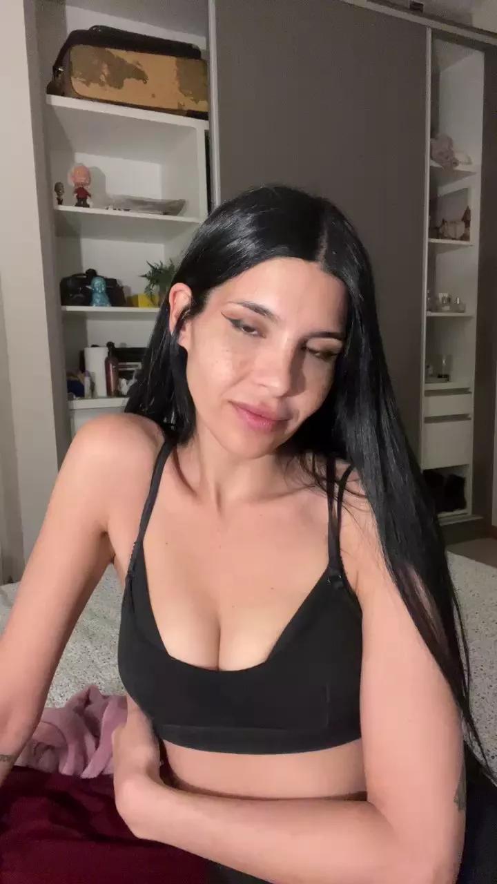 IaraStone from Cam4