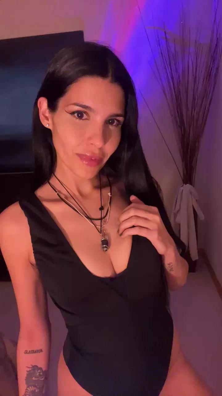 IaraStone from Cam4