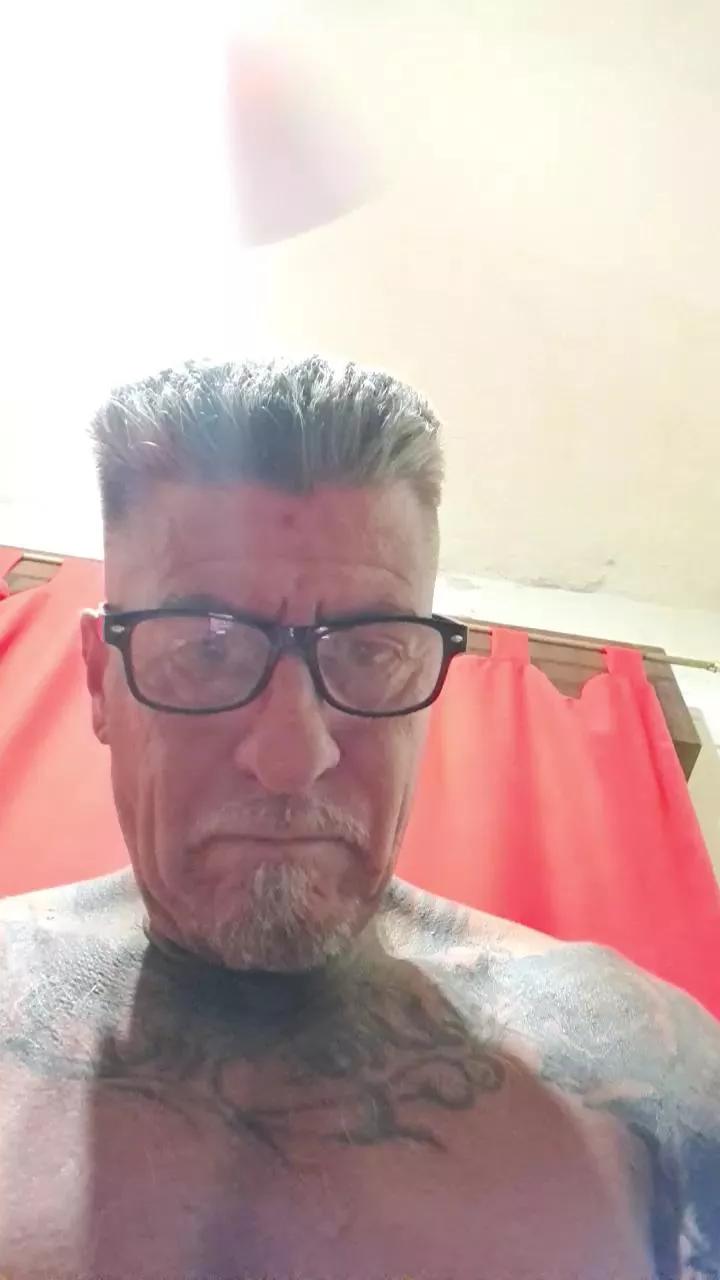 Isakito23hot webcams show profile image 