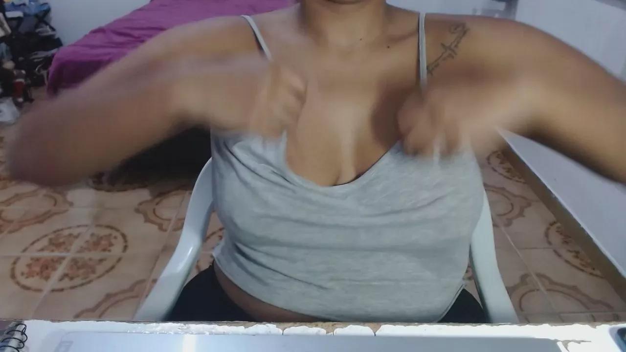 IsaSweetRJ from Cam4