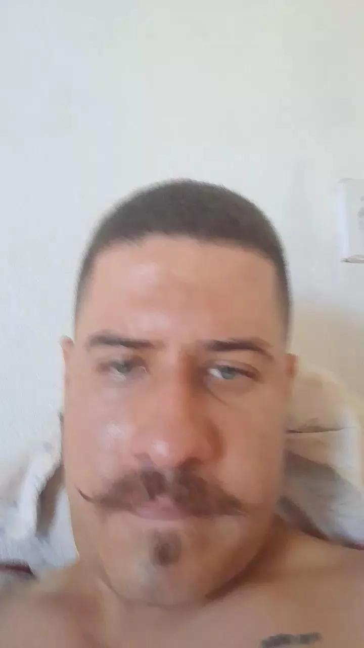 IsraelCastro webcams show profile image 