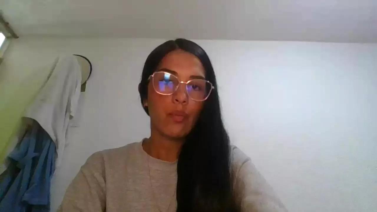 JuanaBrunette7 webcams show profile image 