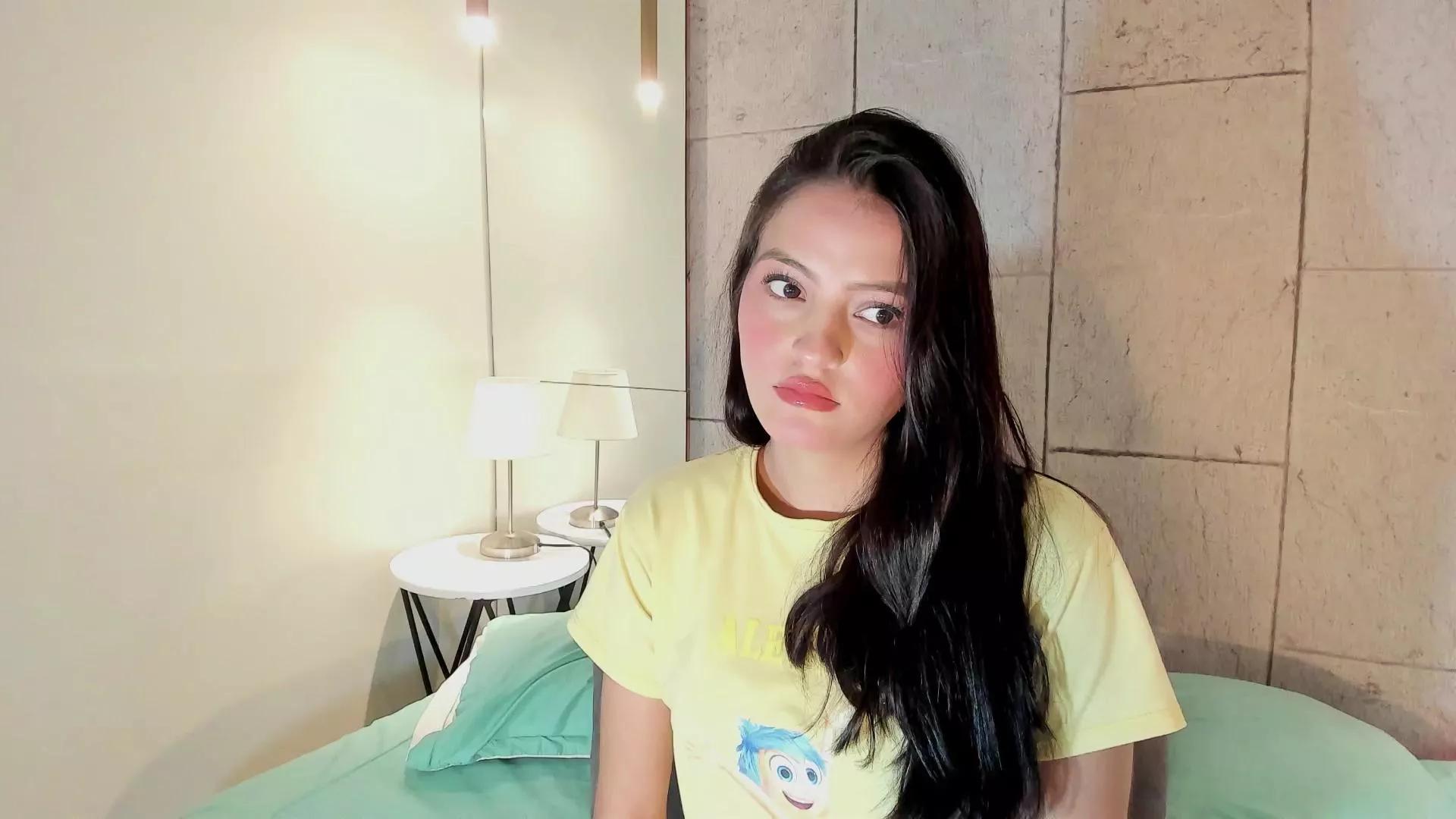 JULIETTE_PARDAU on Cam4