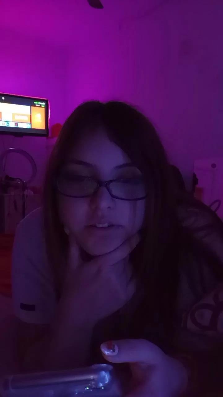 KinkyNikyxxx from Cam4