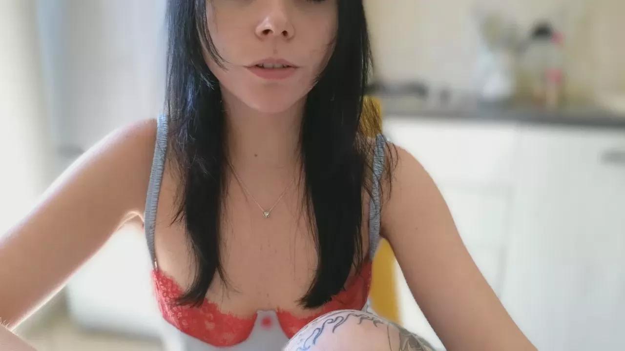 kissedbythemoon from Cam4