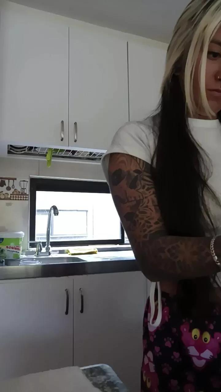 Kitty_goddess from Cam4