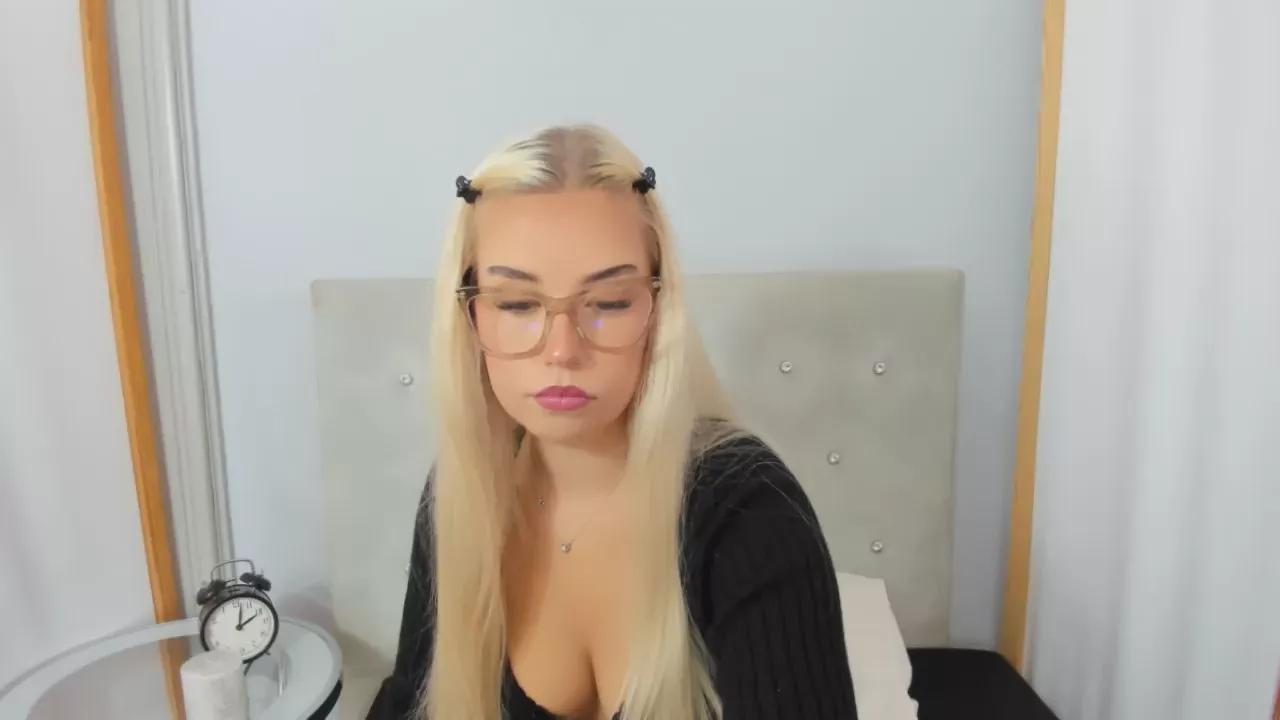 KristyAlone webcams show profile image 