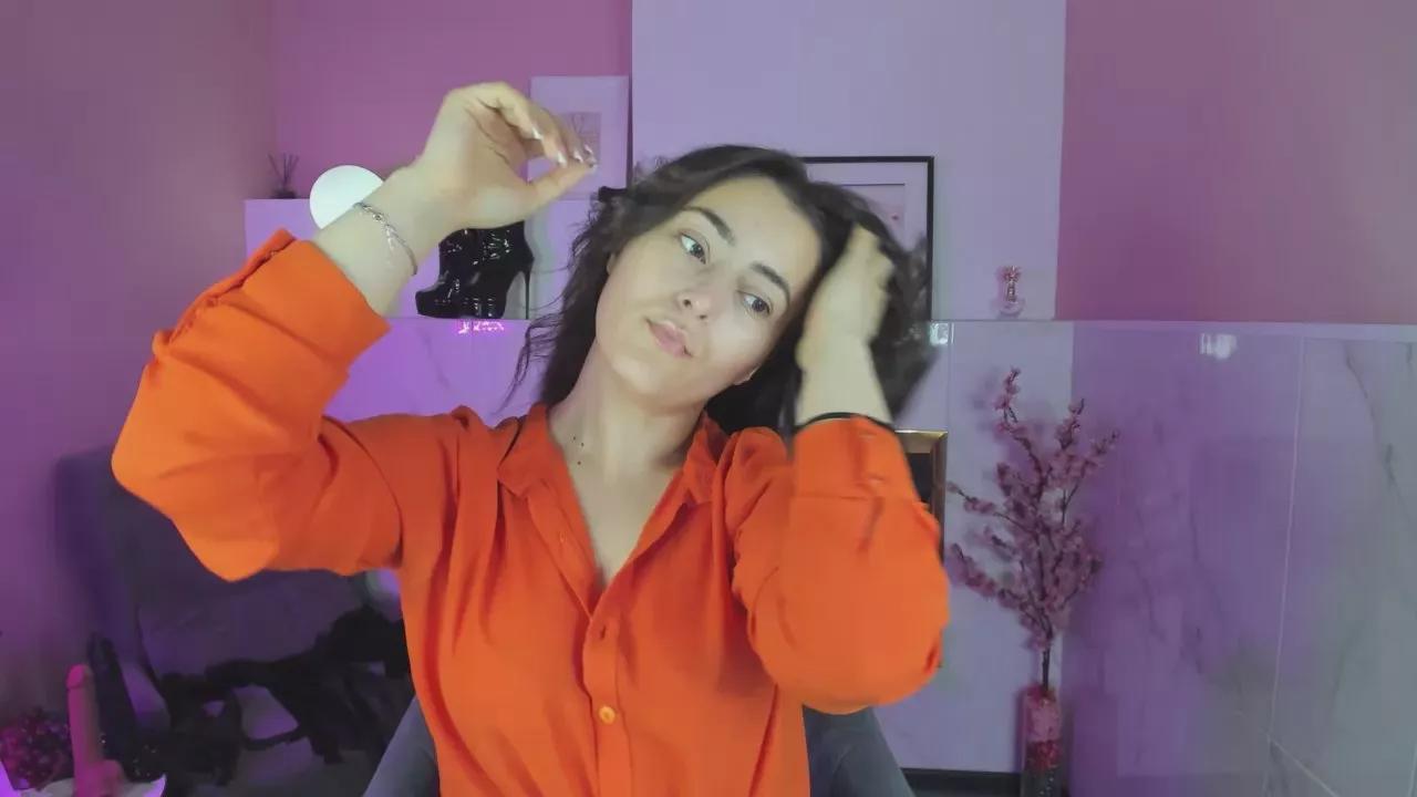 KylieMellow webcams show profile image 