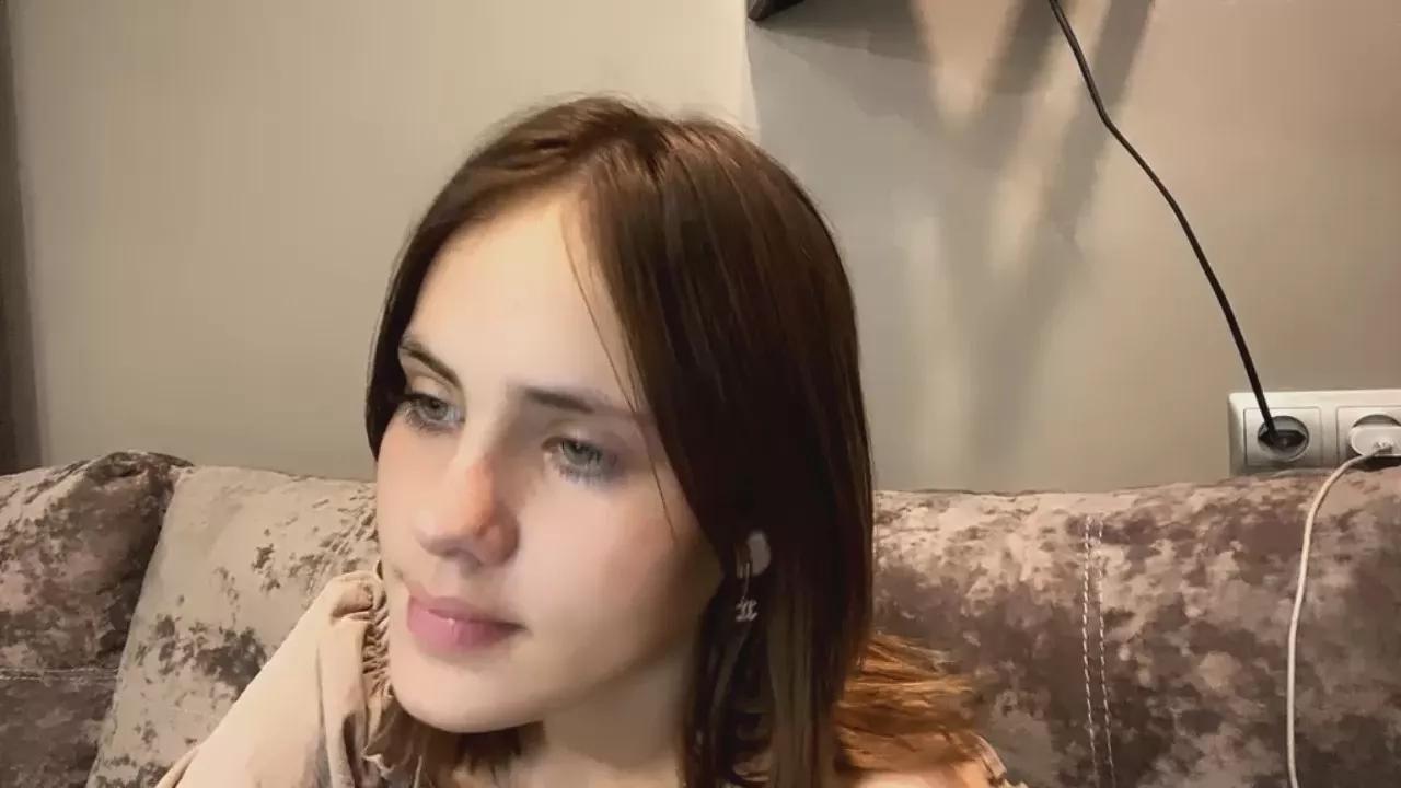 LauraMilone webcams show profile image 