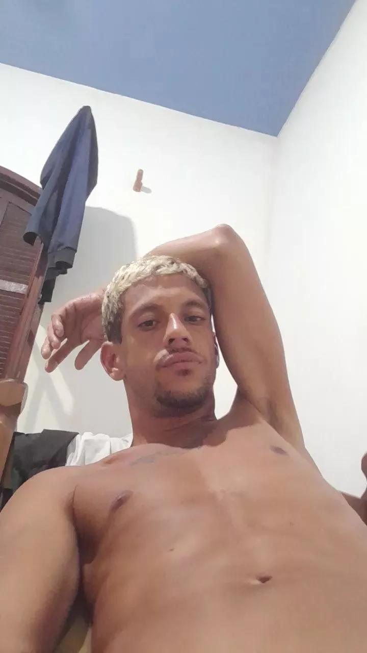 Lctrem33 webcams show profile image 