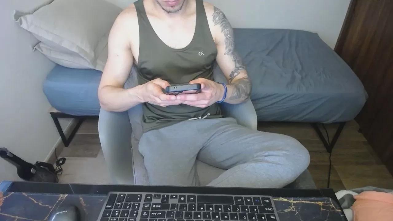 Lealboy from Cam4