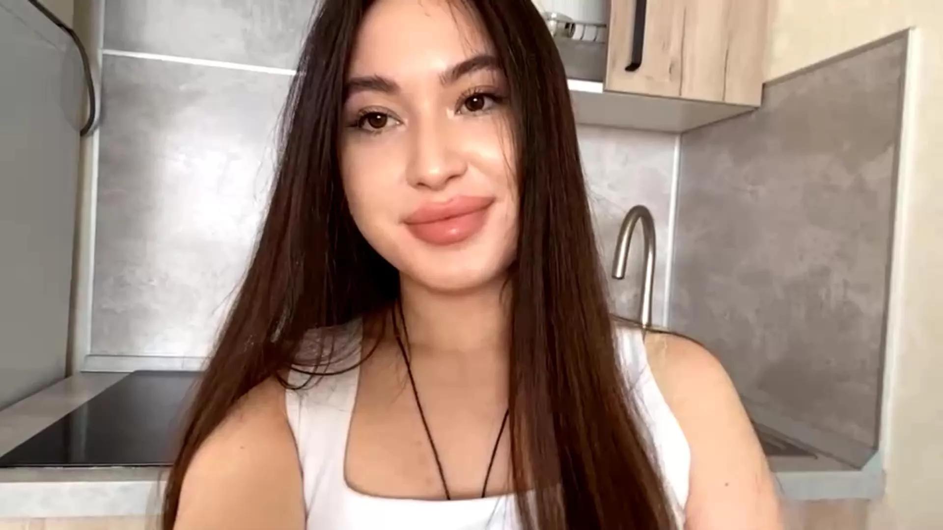 LeilaBurnard from Cam4