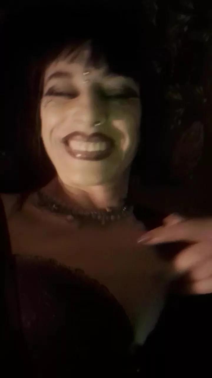 Lellamonellahot webcams show profile image 