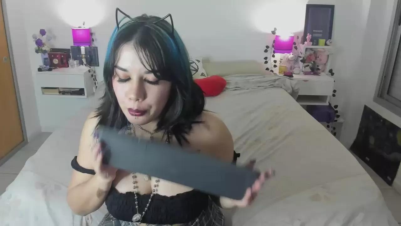 lennamoon from Cam4