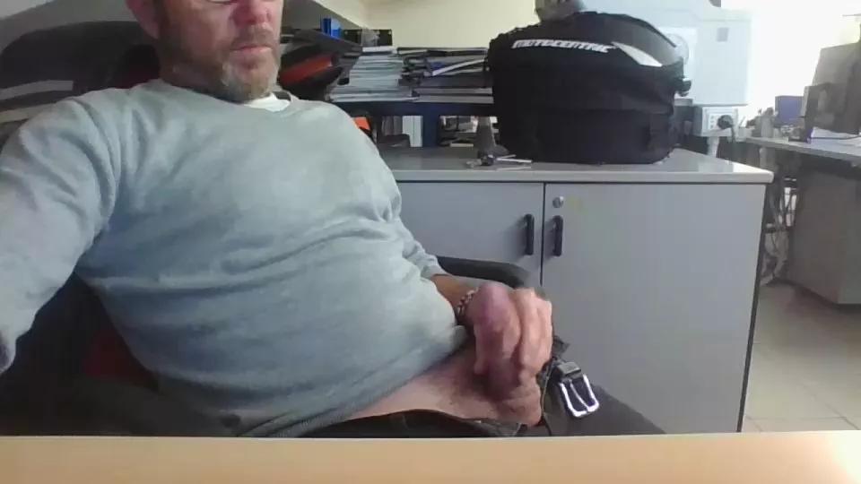 Leo_Hardyman webcams show profile image 