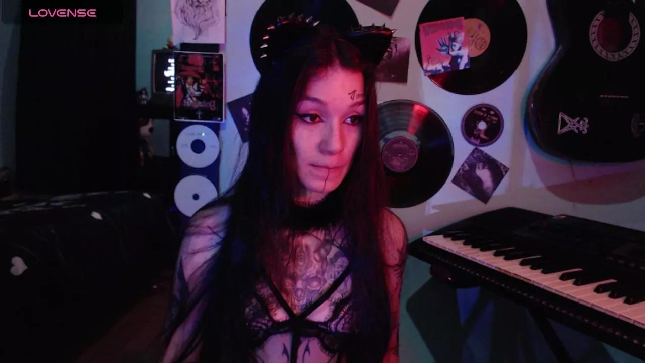 lilithword1 from Cam4