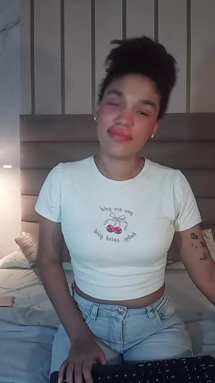 LolaDupont from Cam4