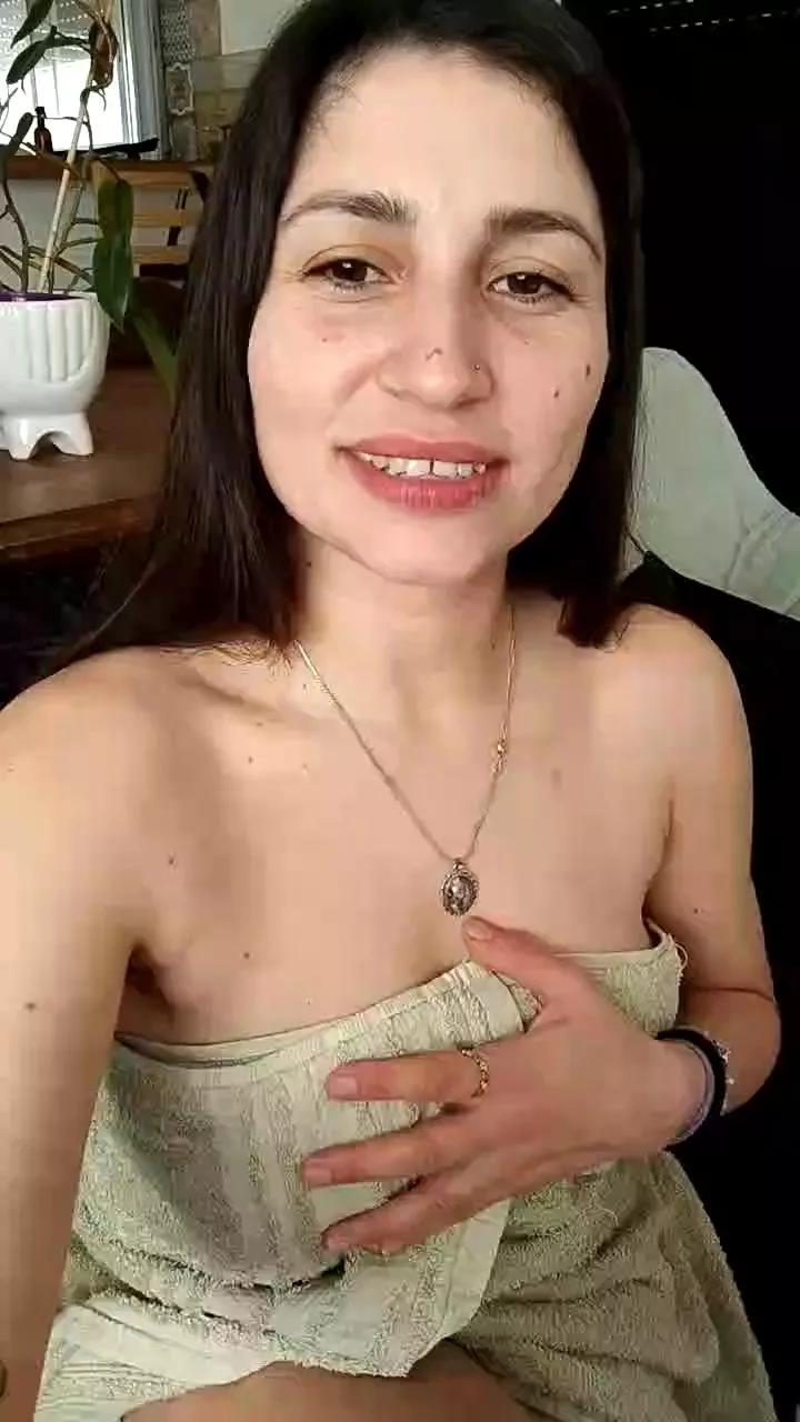 LolatuMiel webcams show profile image 